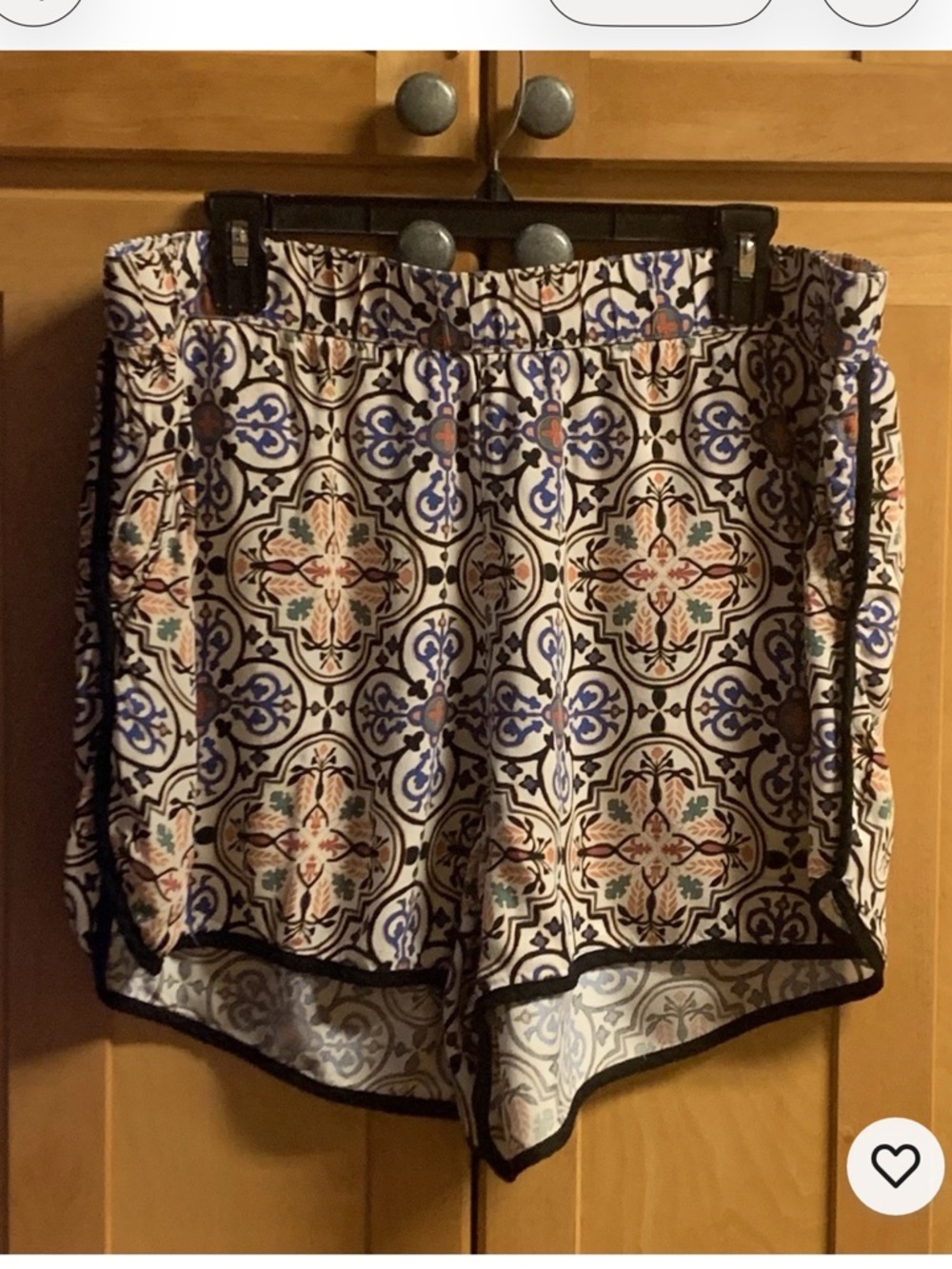 Knox Rose Geometric print shorts